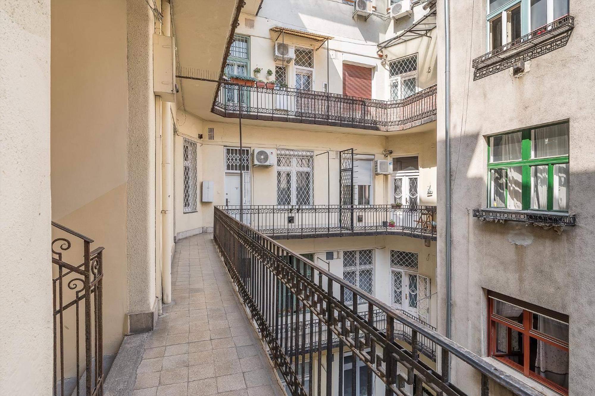 Home Visegradi, Budapest
